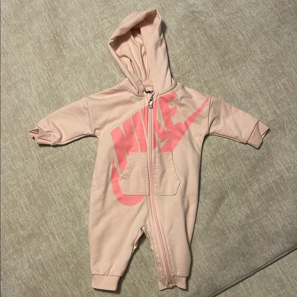 Nike Infant Girl Hooded Zip Up Coverall - Picture 1 of 3